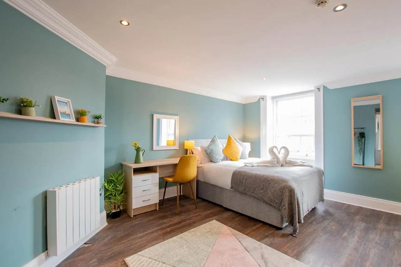 The Yellow Door By Shortstays Dublin 0*,  Irland