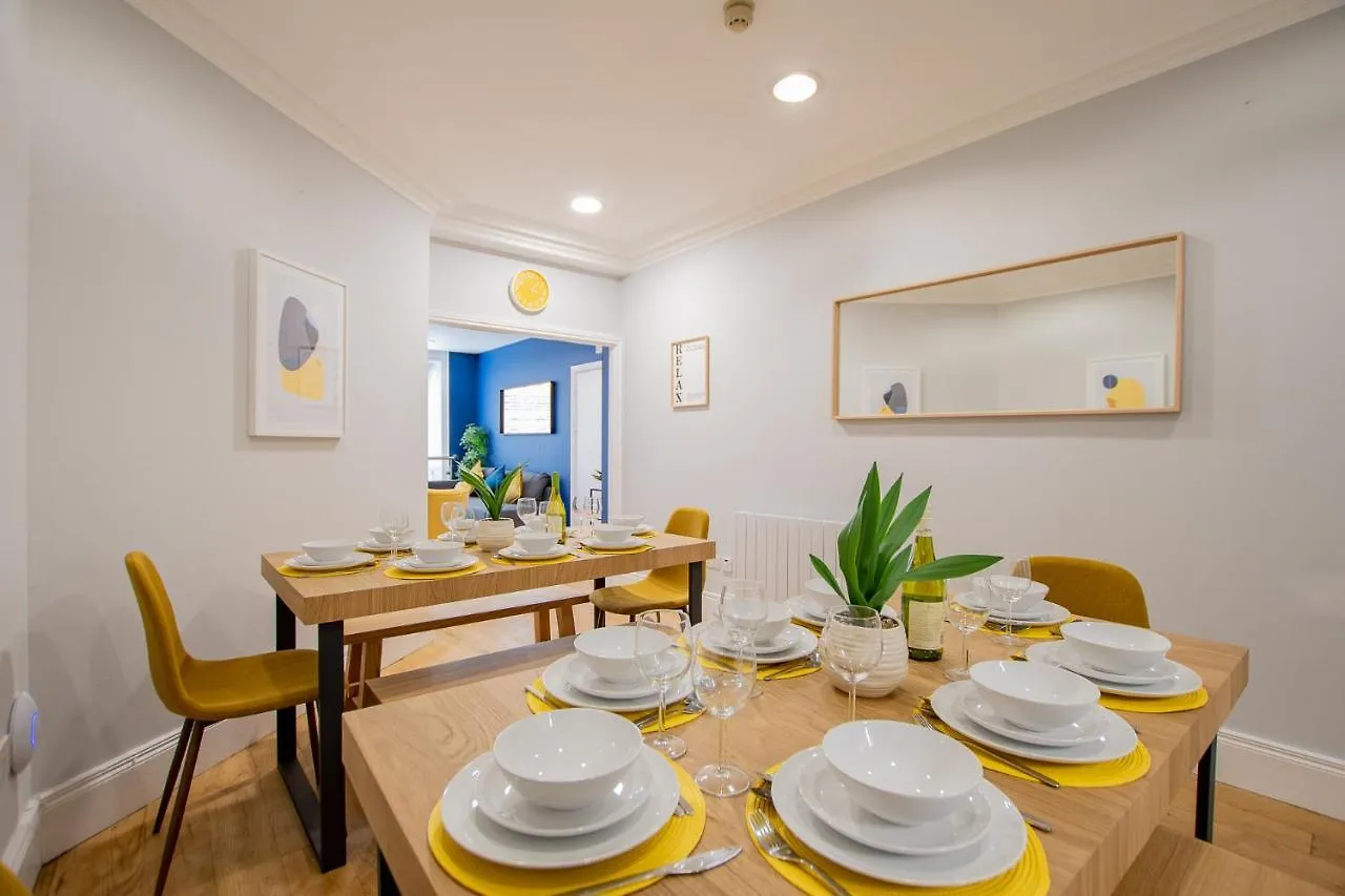 Holiday home The Yellow Door By Shortstays Dublin