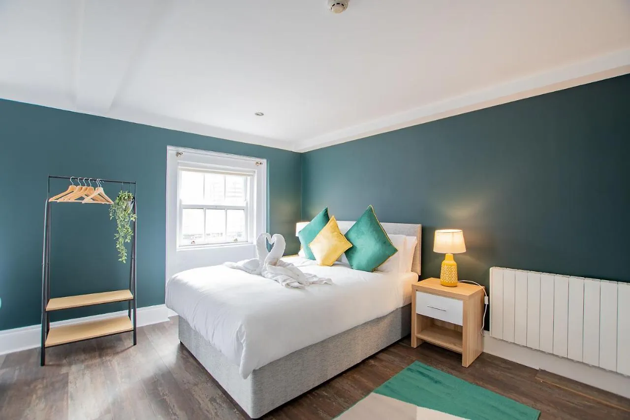 The Yellow Door By Shortstays Dublin 0*,