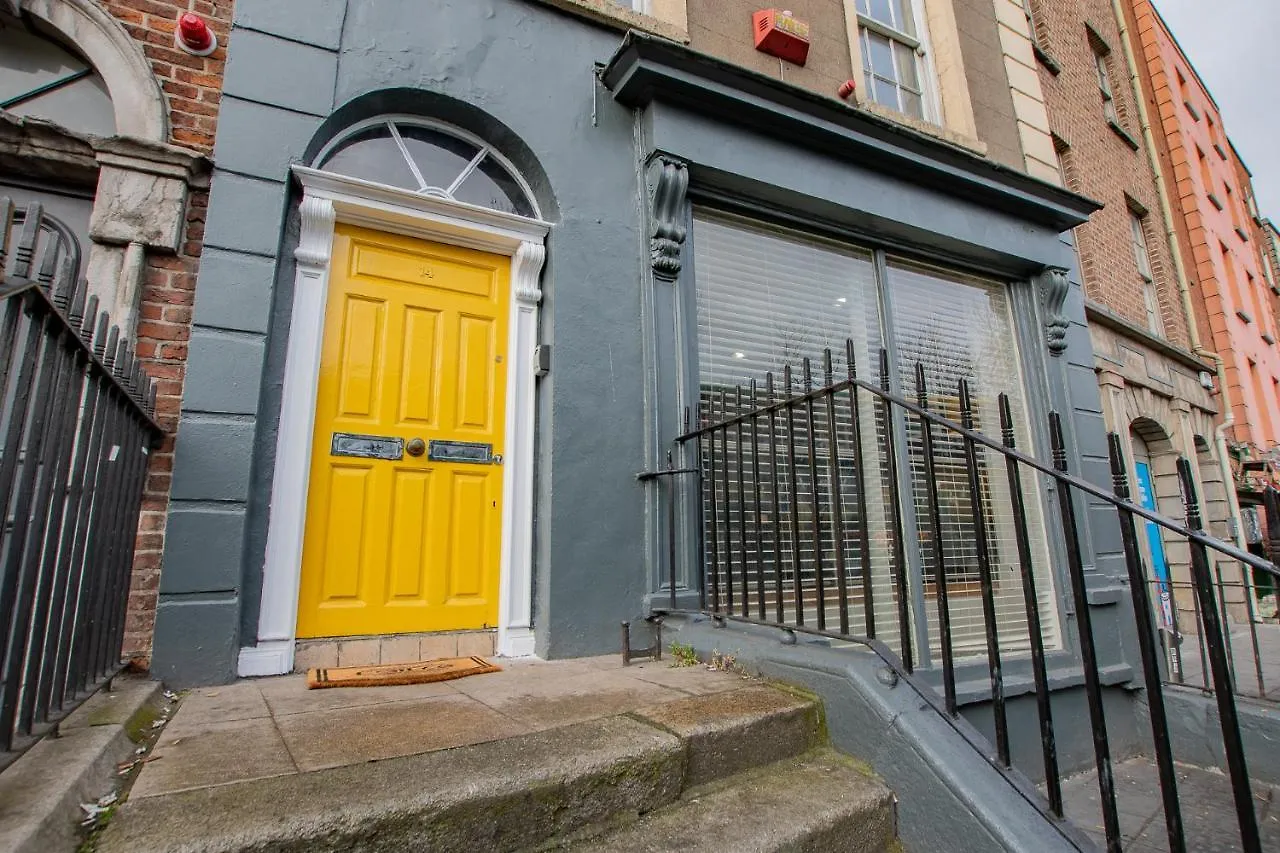 Ferienhaus The Yellow Door By Shortstays Dublin