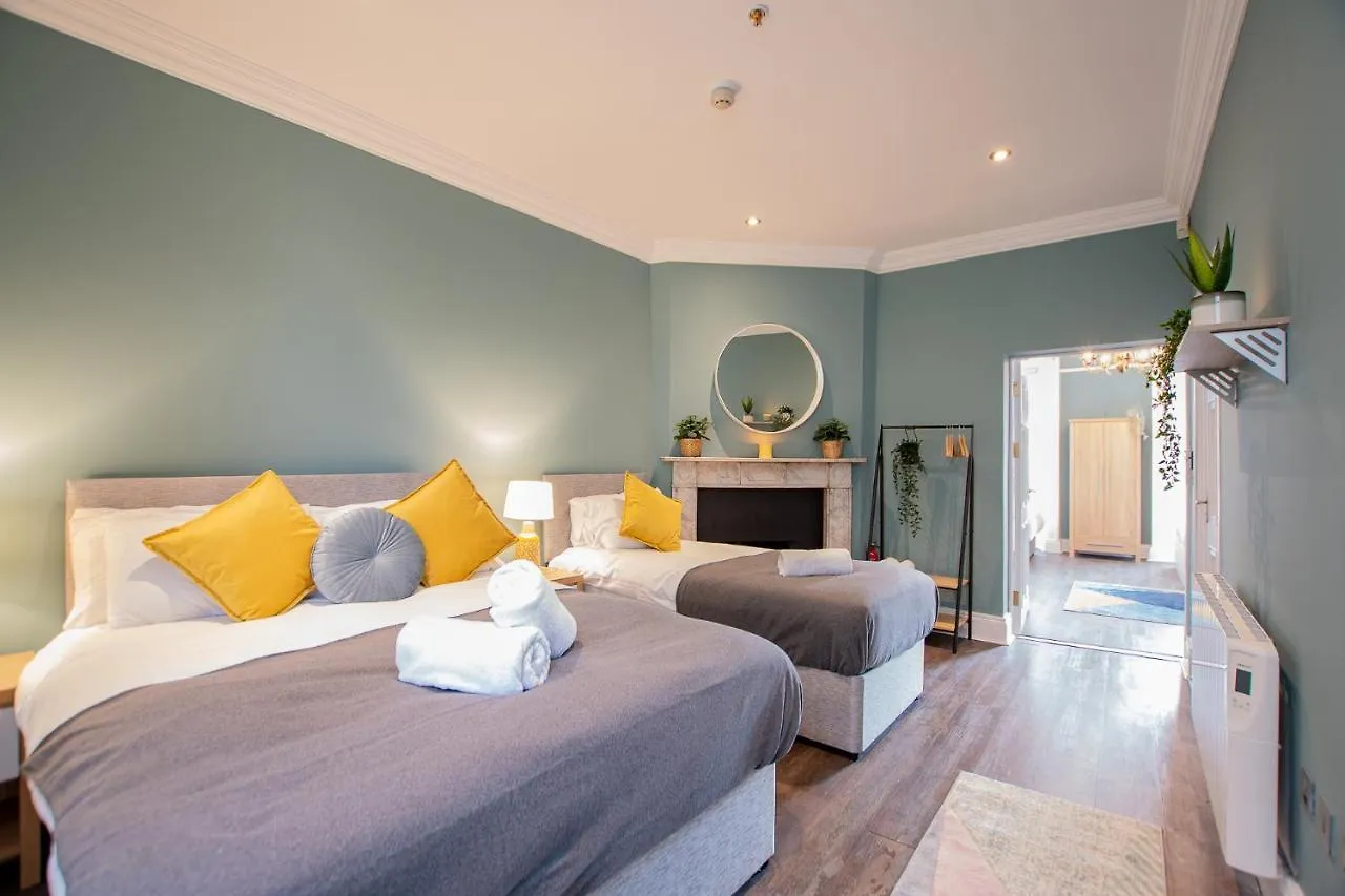 The Yellow Door By Shortstays Dublin Irland